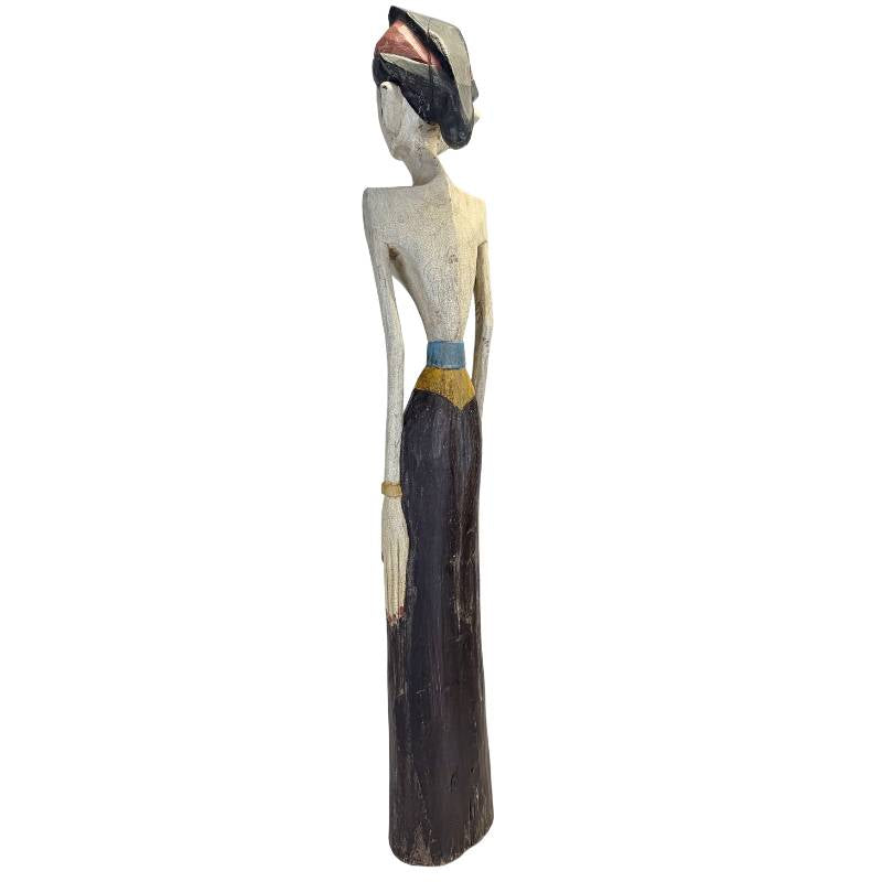 Nahaufnahme der handgestifteten Polychromie auf den javanischen Holzstatuen.