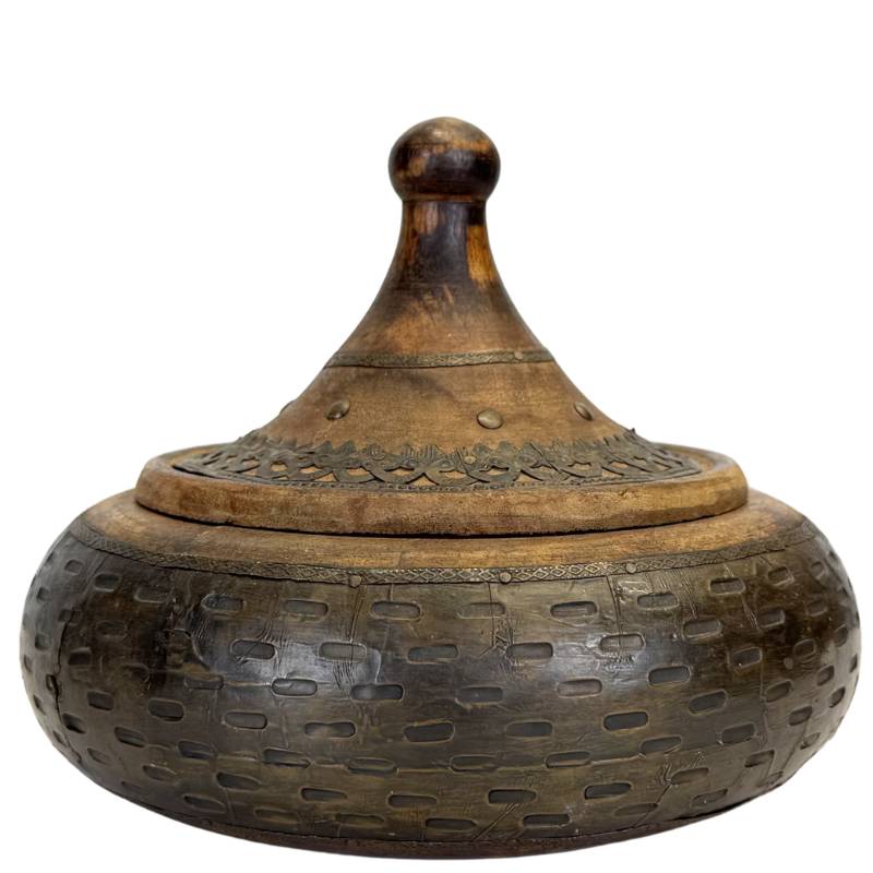 Dekorativer Holztopf mit Deckel im marokkanischen Stil mit geometrischem Metallmuster
