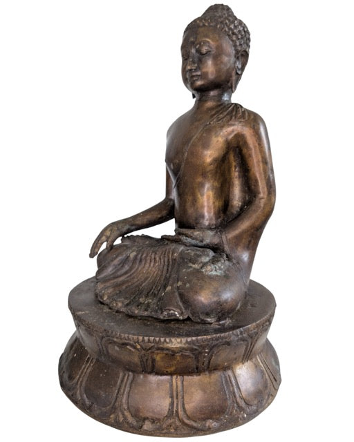 Feine Details des Gesichts eines antiken Shan-Buddha.