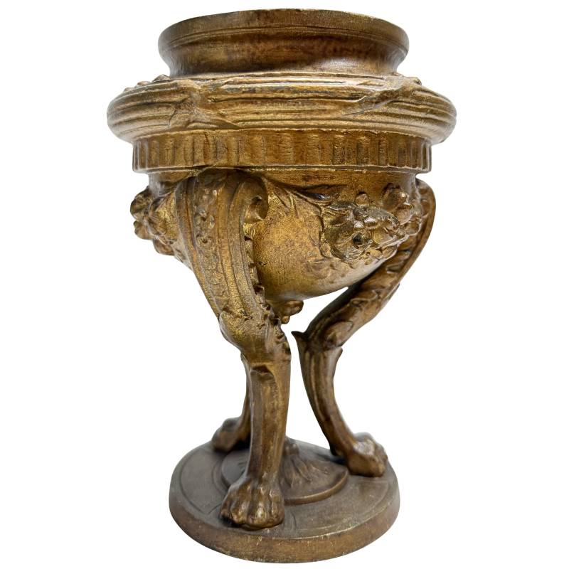 Detail der Ornamente auf einem französischen Bronzetablett