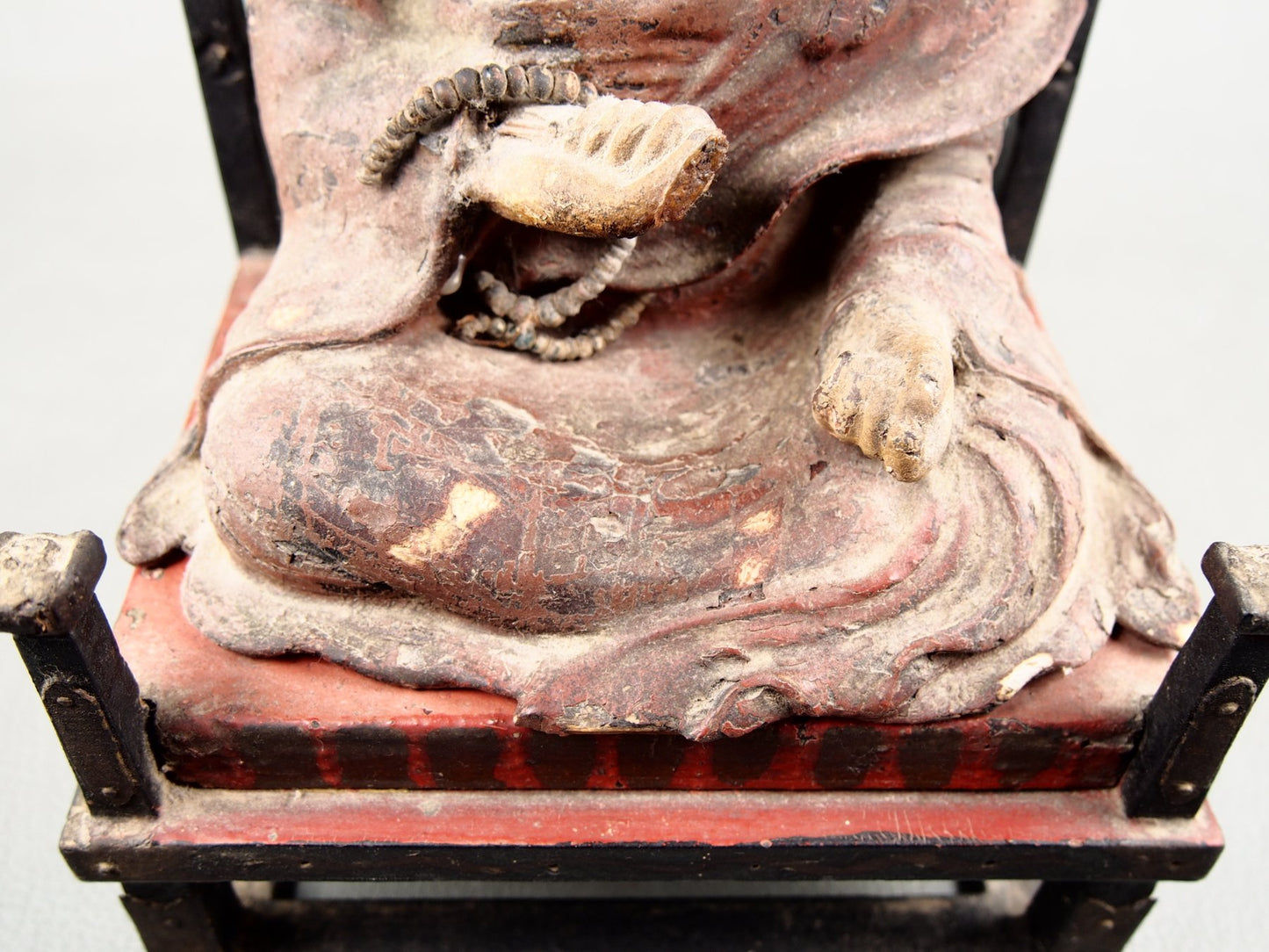 Holzstatue aus der japanischen Edo-Zeit


Damenstatue aus der japanischen Edo-Zeit