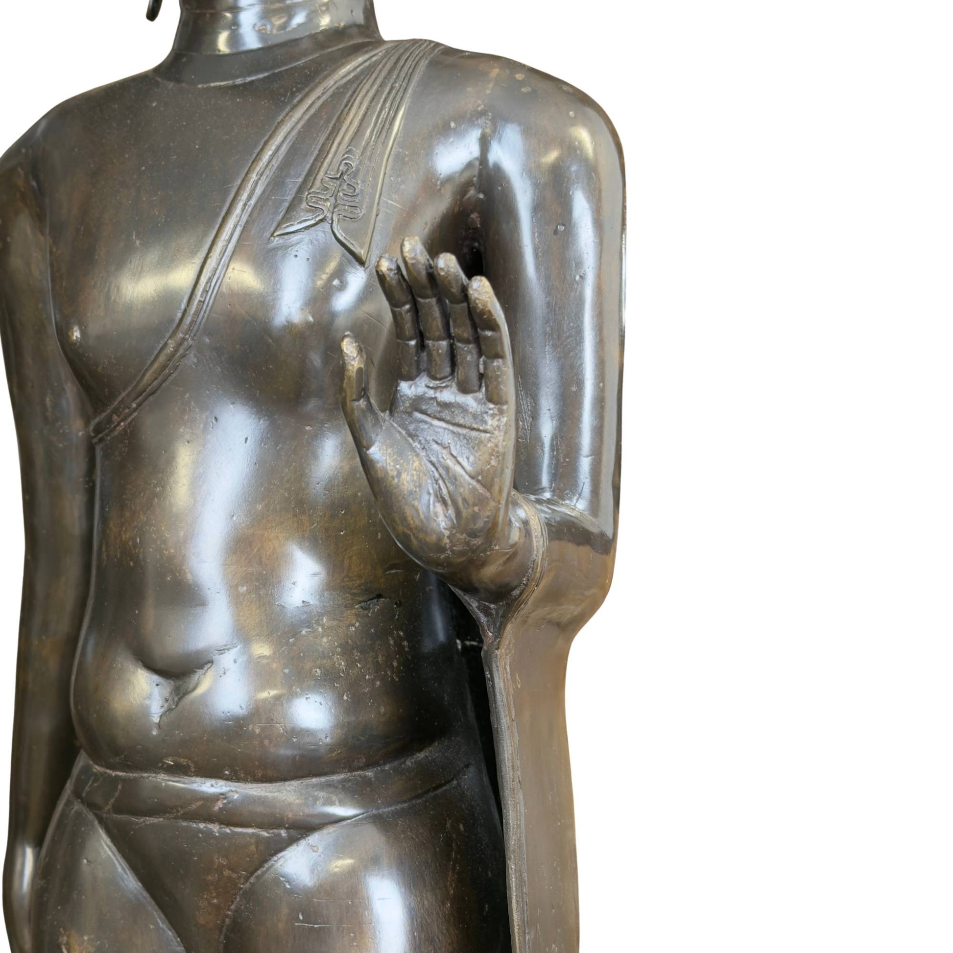Eleganter Phra Leela Buddha mit dunkelbronzener Patina