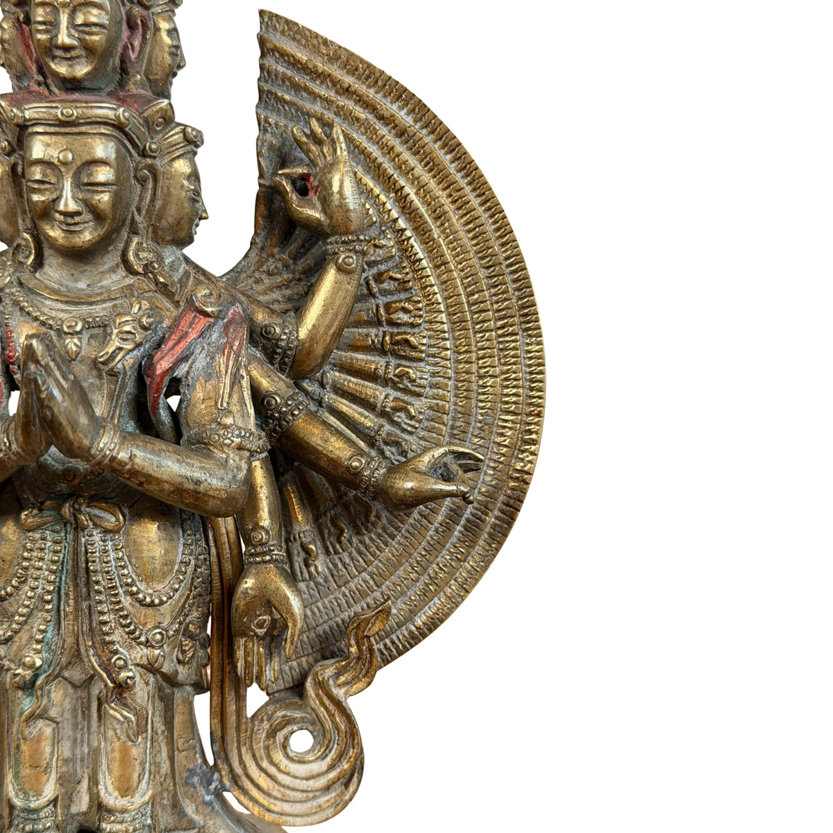 Linke Seite der Figur mit erhobener, ausgestreckter und gesenkter Hand vor der Aureole mit kleinen Armen
