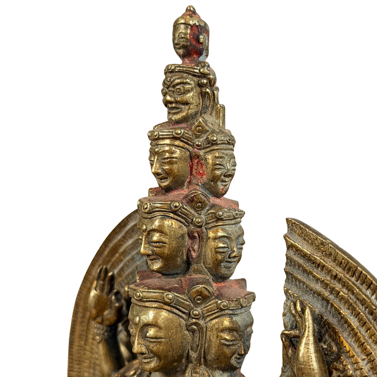Obere Reihen des Kopfturms mit zornigem Gesicht und kleinem Amitabha, Detail