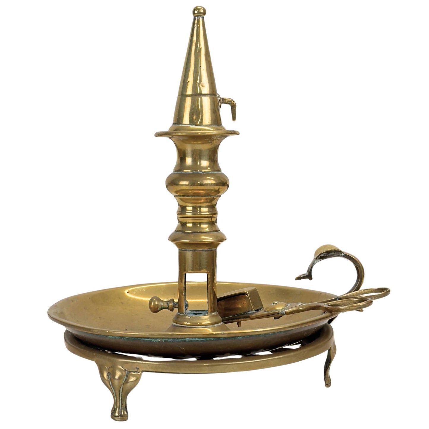 Dekorativer Kerzenständer im historisierenden Stil (21,5 cm), aus Messing mit einer eleganten Patina.