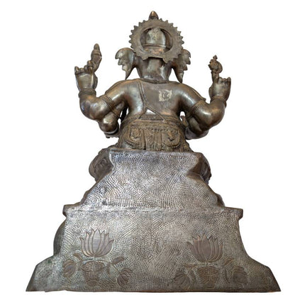 Ganesha-Statue Bronze feuervergoldet Nepal Tempelstatue Kalasha-Motiv