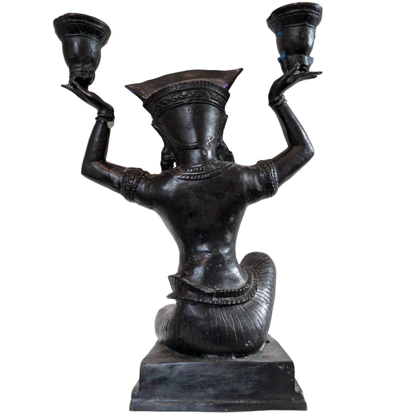 Detail des detaillierten Kopfschmucks einer bronzenen Yakshi
