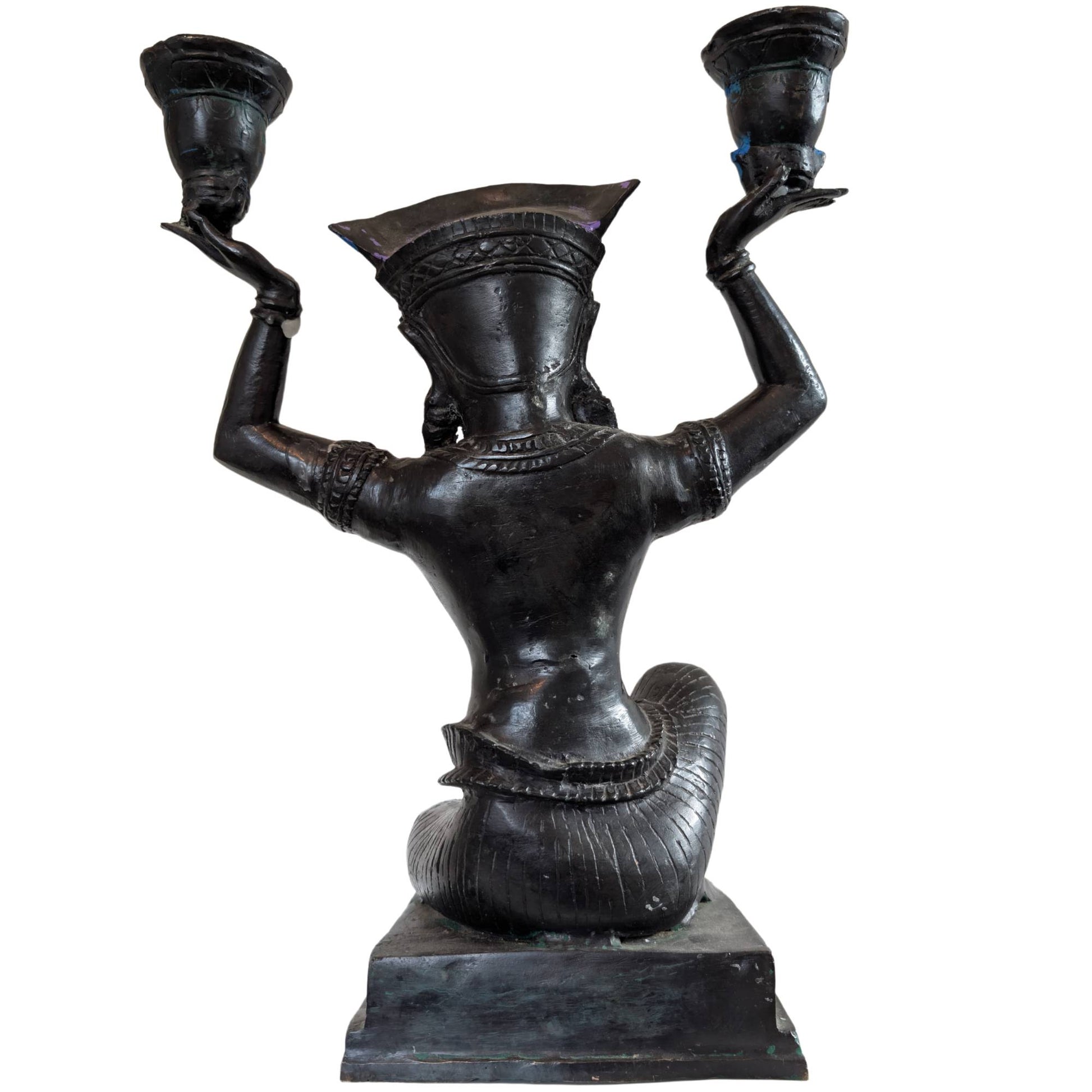 Detail des detaillierten Kopfschmucks einer bronzenen Yakshi