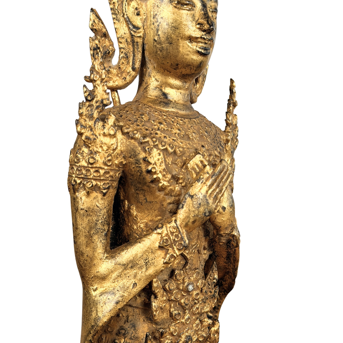 Upper body with jewellery and hands at the chest, three-quarter view, detail