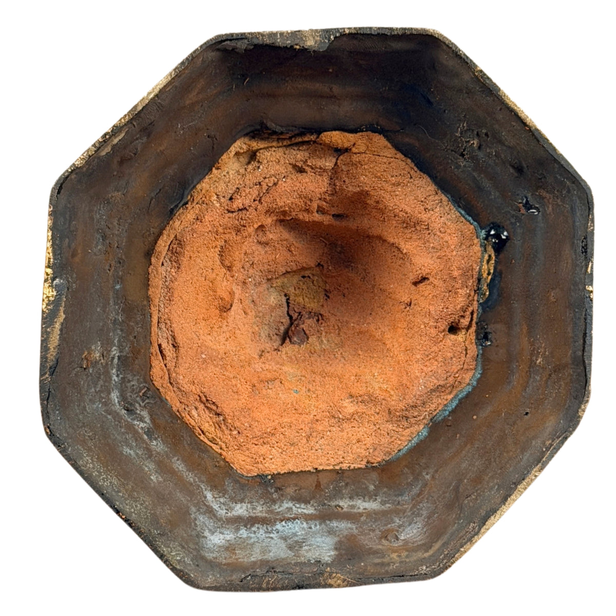 Underside of the octagonal base