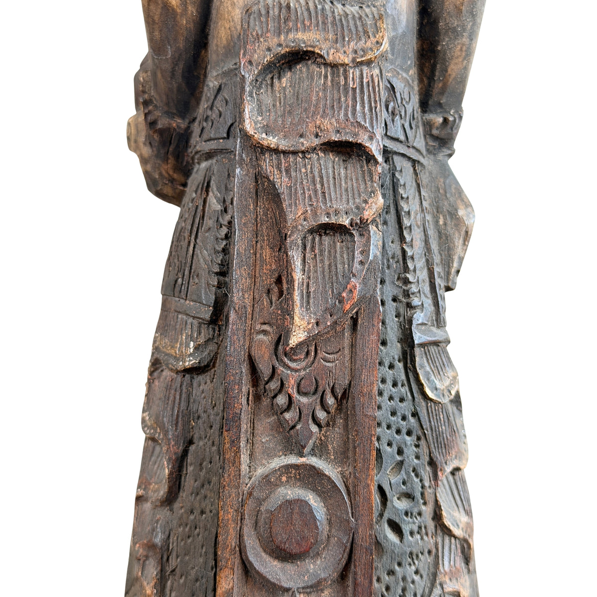 Geschnitzte Mittelbahn am Rücken