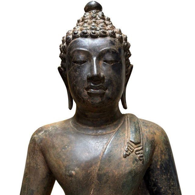 Große Buddha-Statue für den Innenbereich mit friedvoller Ausstrahlung und starker Präsenz.