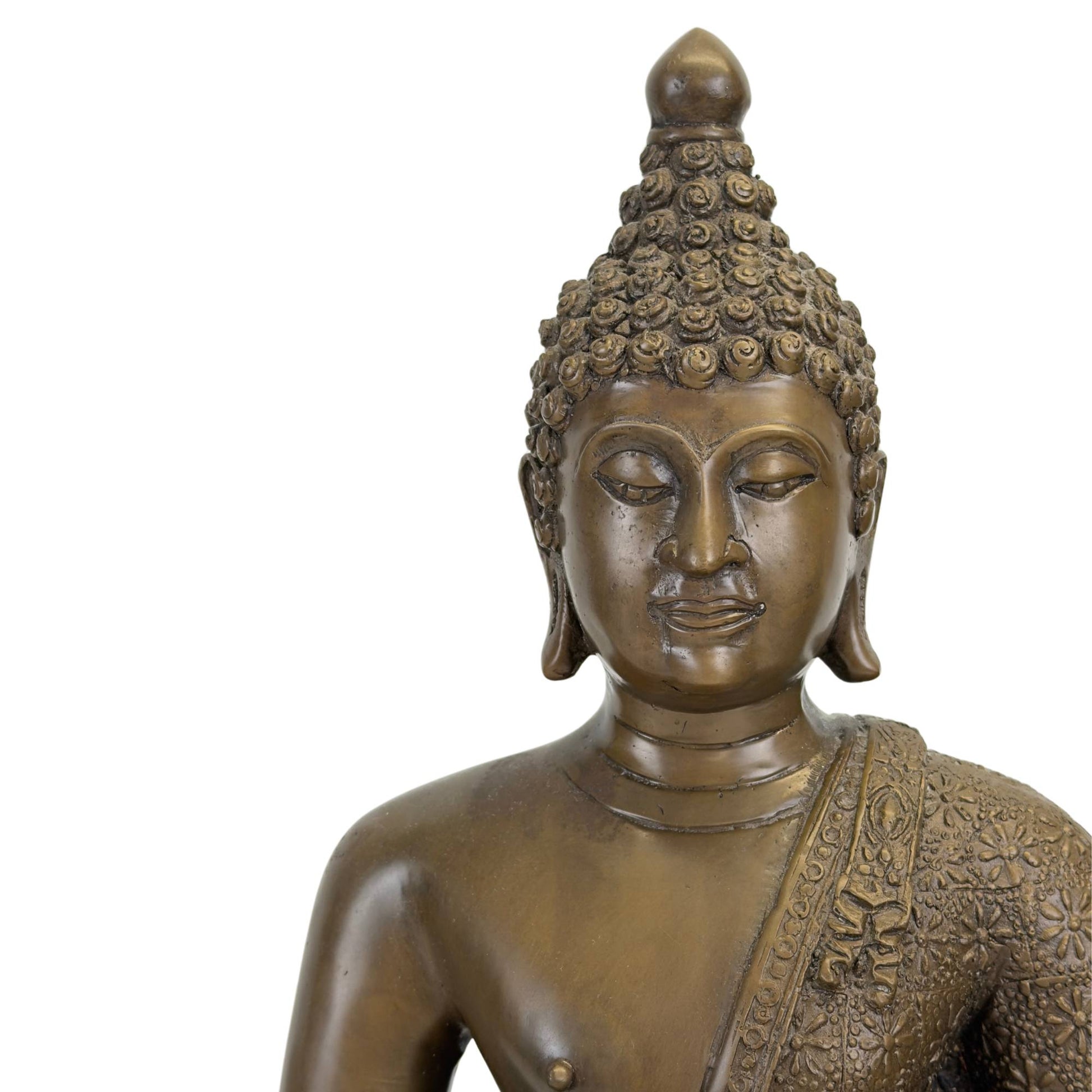Detail des gelassenen Gesichts und der klassischen thailändischen Stilelemente