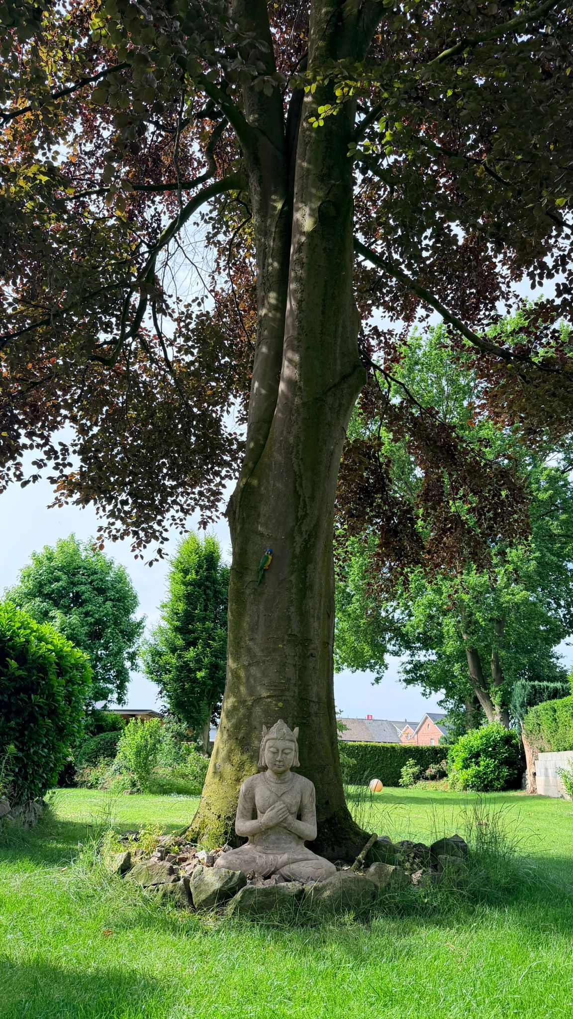 Große Steintempelstatue aus Indonesien