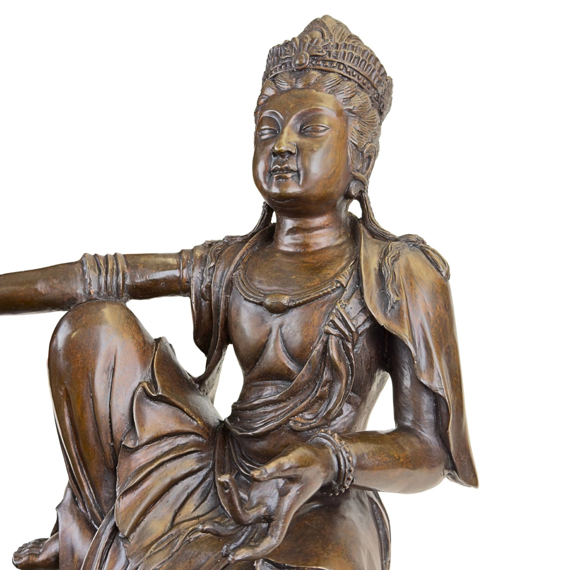 Dynamische Komposition aus Bronze, die den Körper der sitzenden Guanyin, dem Bodhisattva des Mitgefühls, darstellt – eine Mischung aus französischem Art Deco und Japonismus.