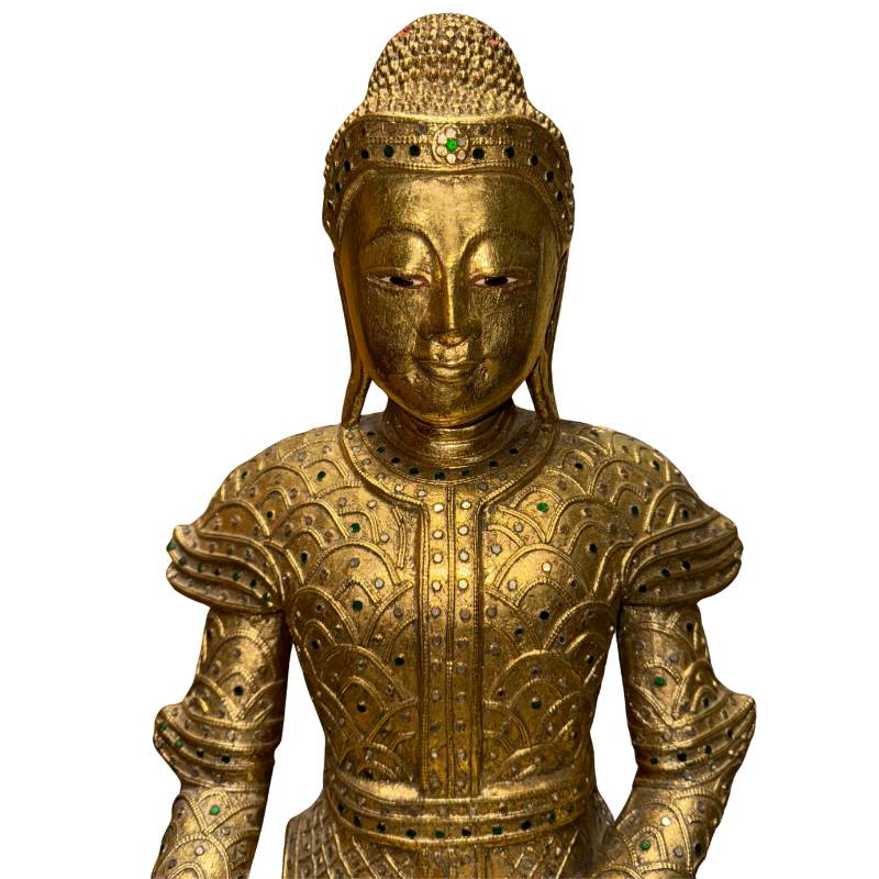 Großer hölzerner Mandalay-Buddha mit Glaseinlagen und goldfarbener Antik-Lackierung