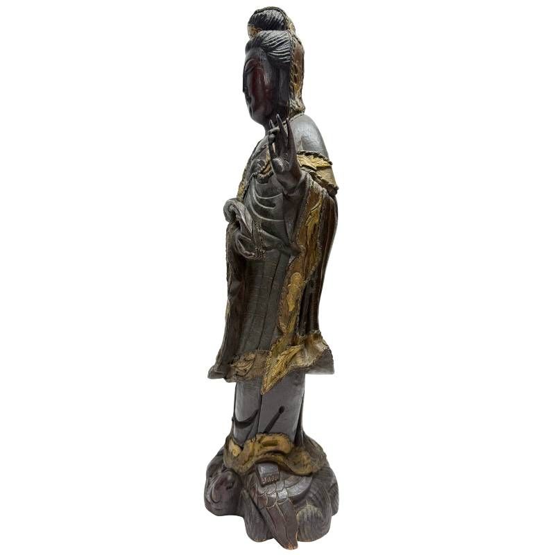 Antike Guanyin-Statue aus Holz aus China