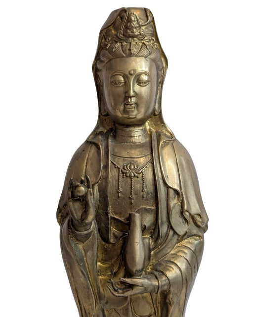Unterseite einer chinesischen Guanyin-Bronzestatue