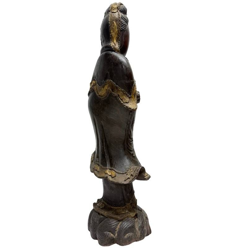Chinesische Guanyin-Andachtsstatue aus Holz mit natürlicher Patina