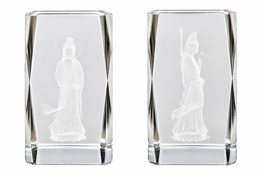 Guanyin in 3D-lasergraviertem optischem Kristallglas, kombinierte Vorder- und Seitenansicht
