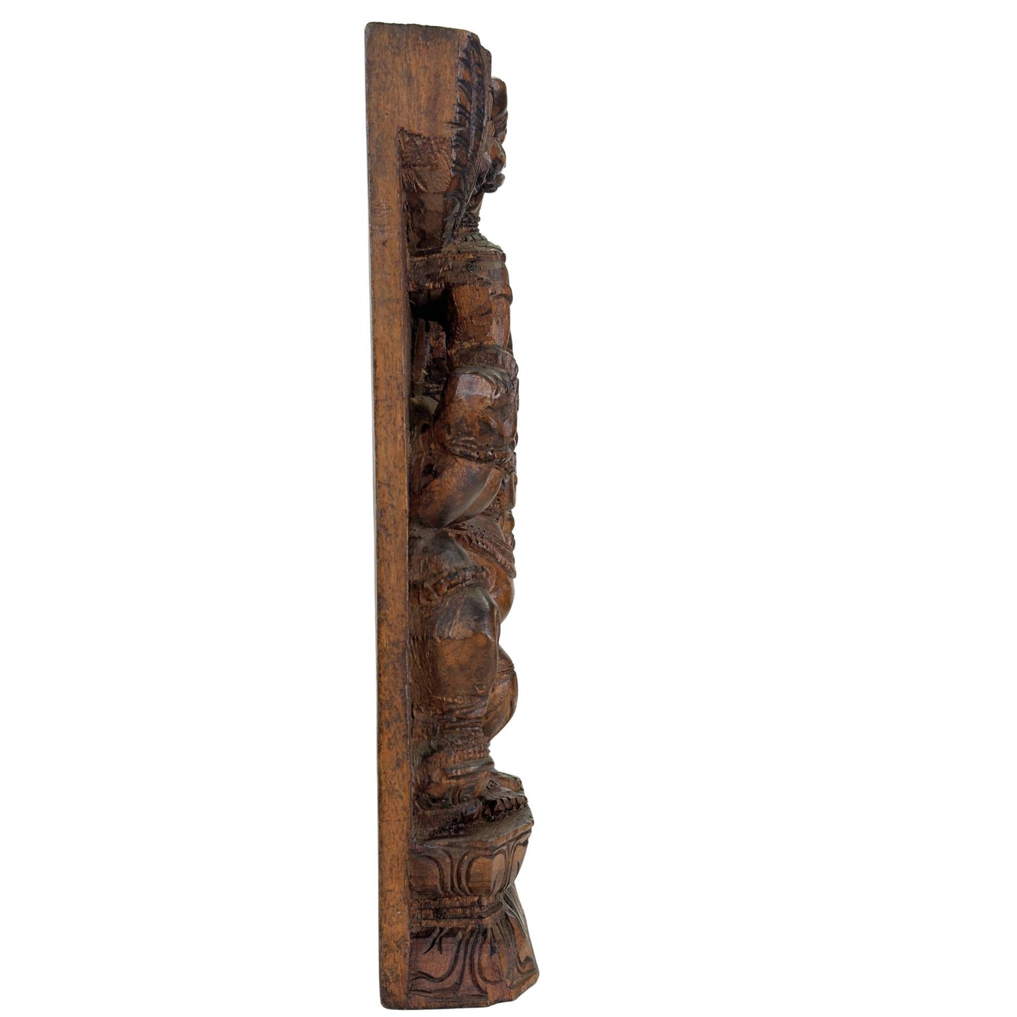 Handgeschnitzter Ganesha aus Holz als Wandrelief mit reichen Details