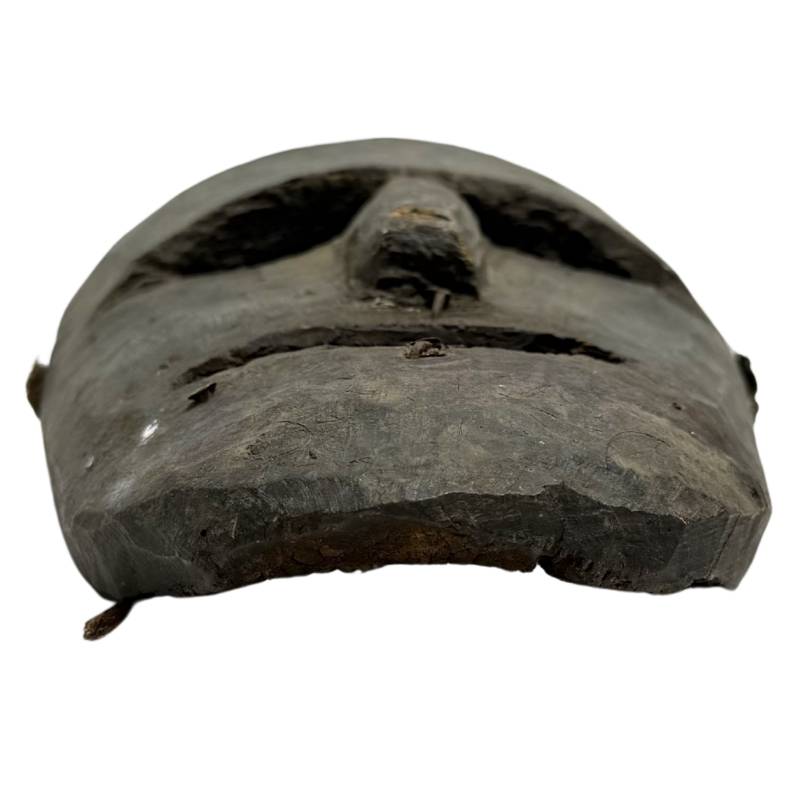 Handgeschnitzte Himalaya-Holzmaske aus Nepal mit ausdrucksstarkem Gesicht