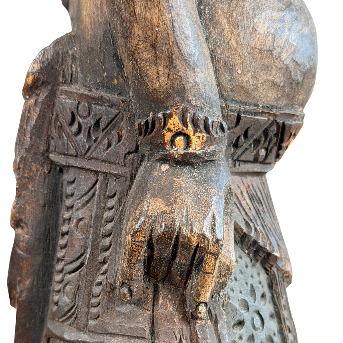 Herabhängende Hand mit Armreif