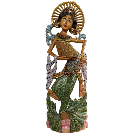 Der Himmlische Legong: Eine monumentale, 71 cm große balinesische Tänzerin, Symbol göttlicher Gnade und spiritueller Verbindung.