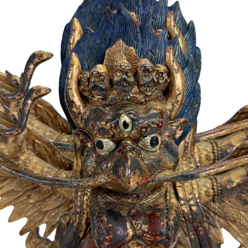 Himalaya-Garuda-Figur mit ritueller Aura aus Bronze