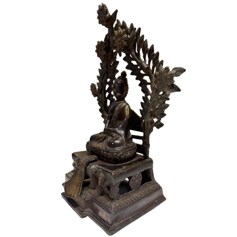 Antiker, feuervergoldeter Buddha aus dem Himalaya als Tempelskulptur