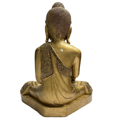 Holz‑Buddha‑Statue mit detaillierter Gewandung und Glasinlage