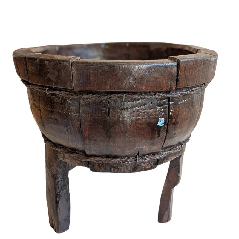 Teigschüssel aus Holz mit Füßen aus China