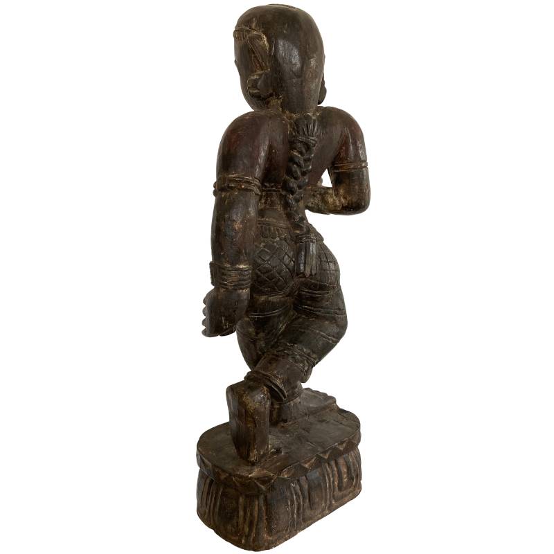 Holzskulptur von Lakshmi, Nepal, Details mit alten Farbresten