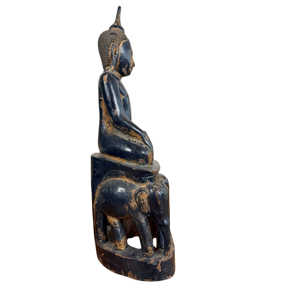 Seitenansicht des Buddha auf dem Elefantenthron
