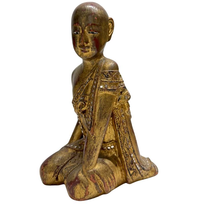 Burmesische Holzstatue mit Spiegelglaseinlagen, traditioneller Thayo-Lackverzierung und eingelegtem Spiegelglas.