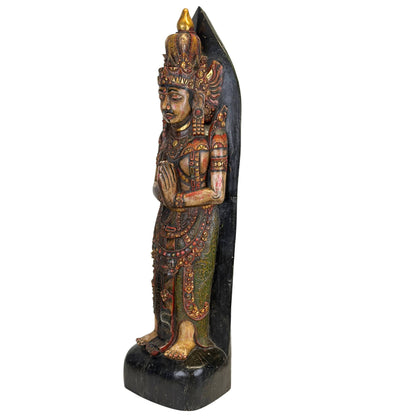 Indonesische Tempelstatue im traditionellen balinesischen Kunststil