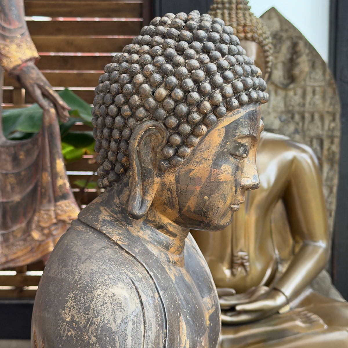 Antique Japanese Bronze Buddha with authentic appearance