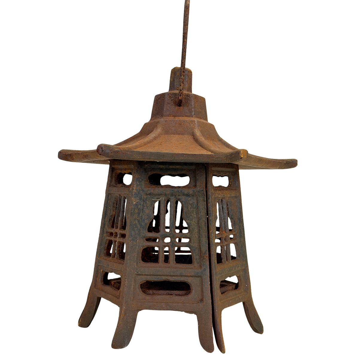 Japanische Tōrō-Laterne aus Gusseisen mit Scharniertür an der Lichtkammer