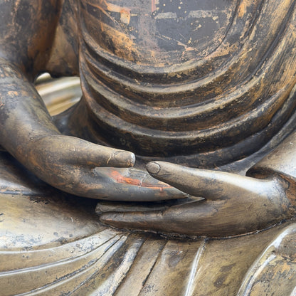 Historische japanische bronzene Buddha-Statue mit Vergoldungsresten
