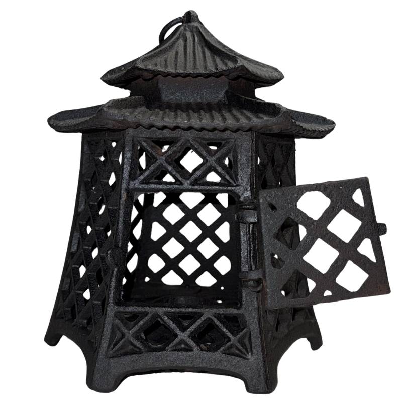 Japanische Gartenlaterne aus massivem Eisen im Toro-Stil