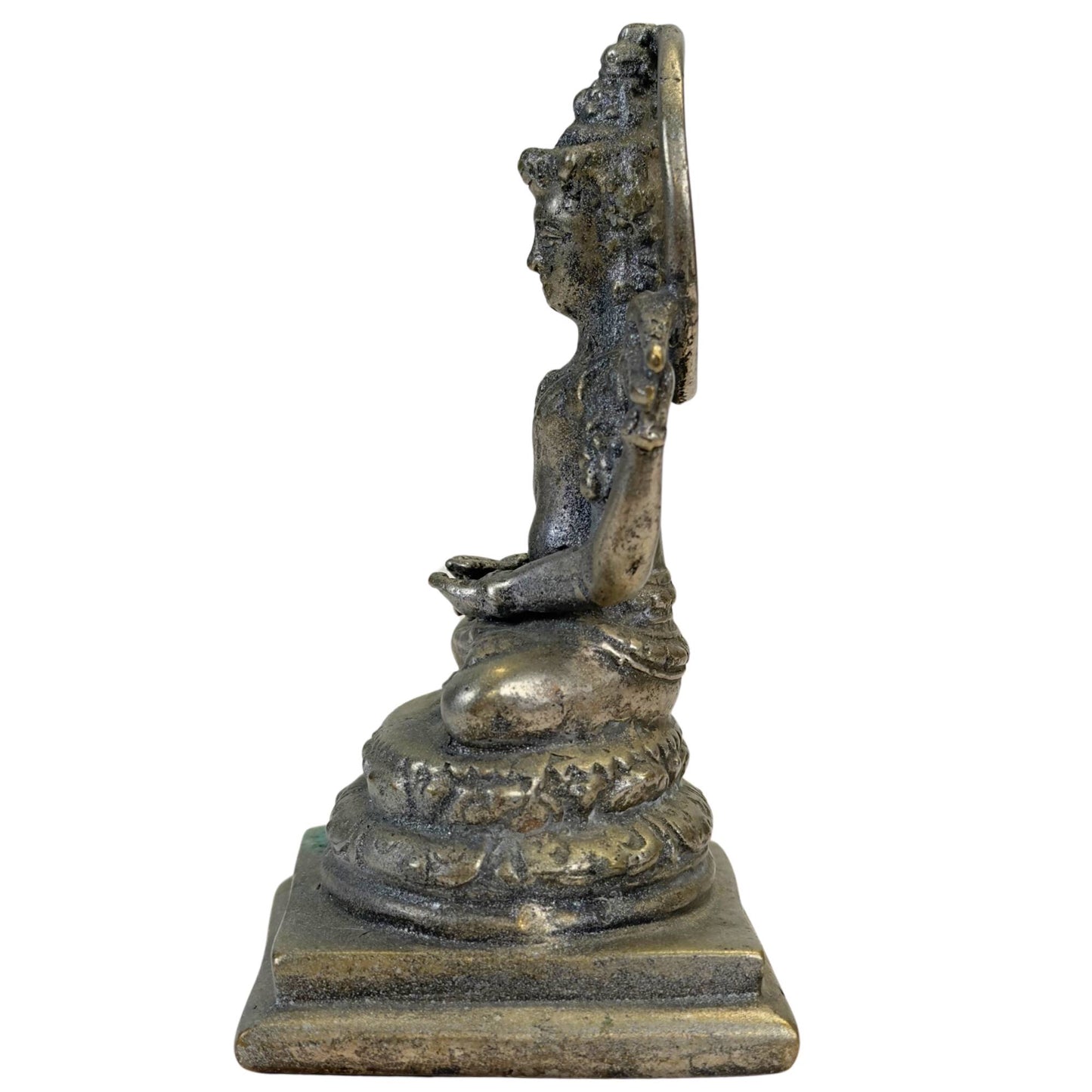 Javanische Vishnu-Statue mit grüner Kupferoxidation am Sockel und alter, dunkler Patina