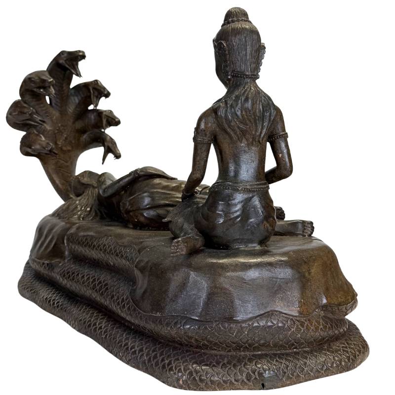 Vishnu Anantasayana Skulptur im traditionellen Khmer-Stil