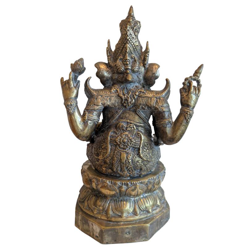 Sitzender Khmer-Ganesha auf einem Lotus aus vergoldeter Bronze