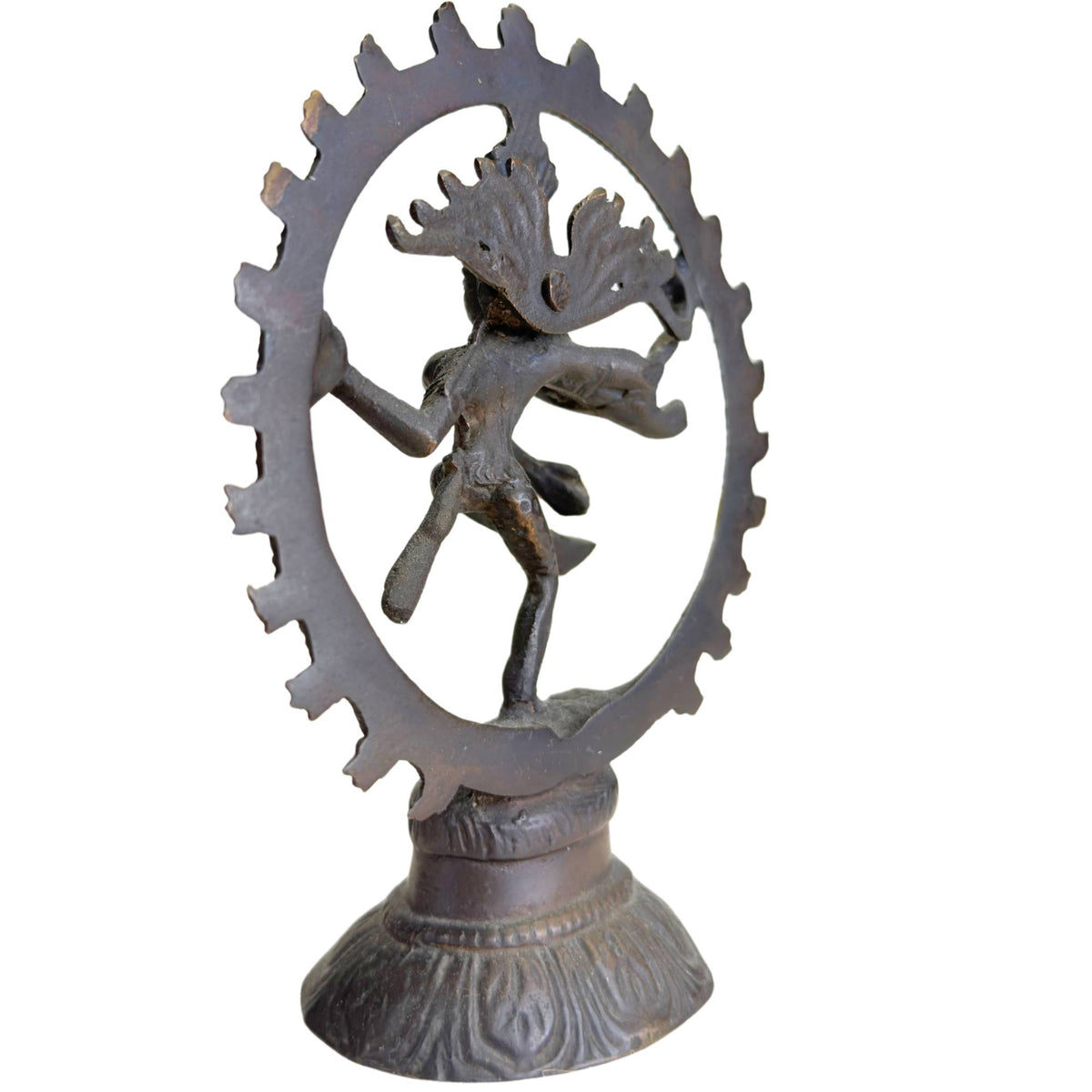 Kleines hinduistisches Bildnis von Shiva als kosmischer Tänzer innerhalb eines runden Heiligenscheins.