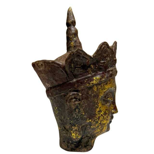 Detail des Kopfes von Ksitigarbha Dizang Pusa mit natürlicher Patina und Vergoldungsresten