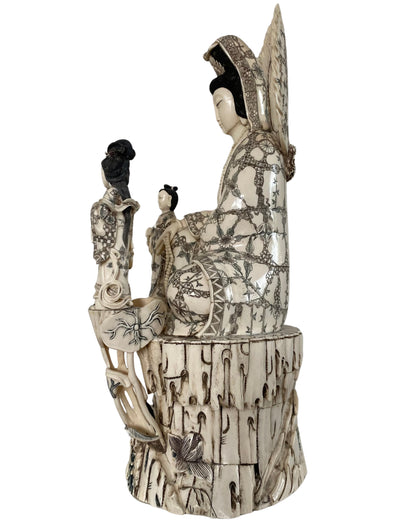 Kwan Yin trifft den jungen Shancai und Longnü, die Drachprinzessin