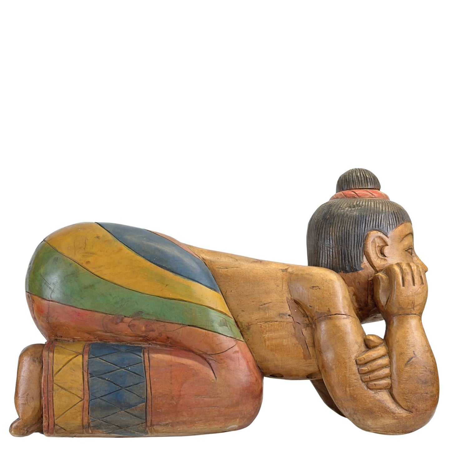 Seitenansicht eines antiken chinesischen Glückskindes mit originaler Polychromie.