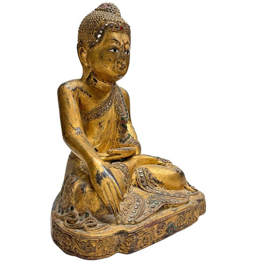 Authentische burmesische Buddha-Statue aus Massivholz mit Blattgold und Thayo-Reliefpaste, ein einzigartiges Sammlerstück und spirituelles Dekorationsobjekt.