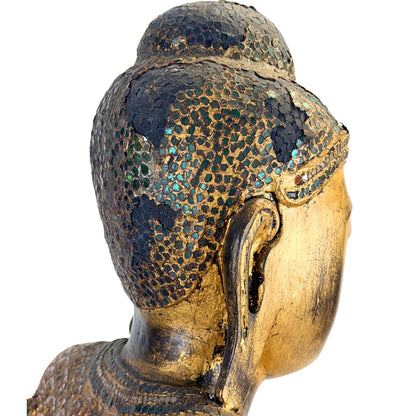 Buddha aus der Mandalay-Schule mit reicher Dekoration