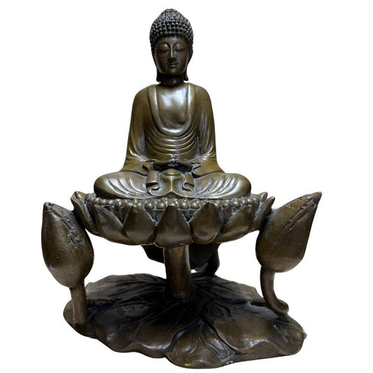 Buddha aus massiver Bronze auf einem Lotussockel als Symbol für Frieden, Meditation und innere Ausgeglichenheit
